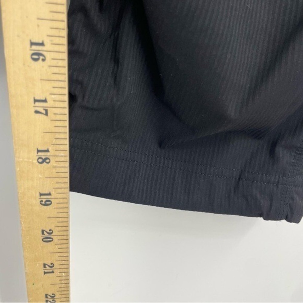 lululemon Dance Studio Crop Pants Size 6 black stripe - Picture 6 of 6